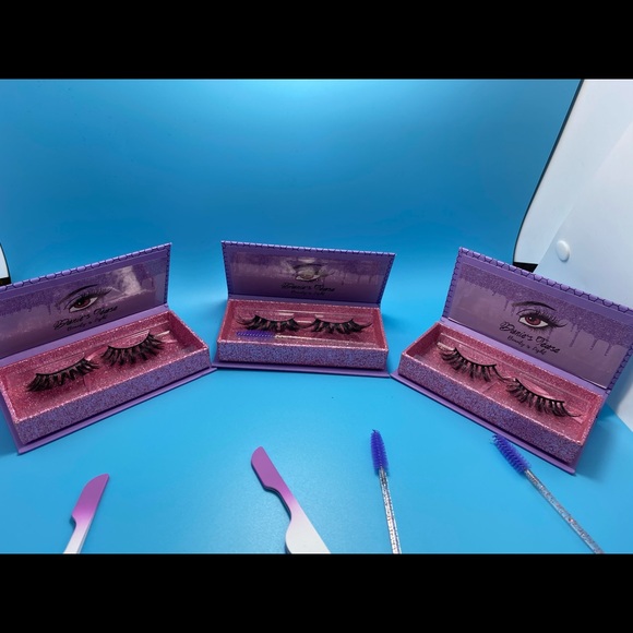 ๐ฆSultry butterfly Lashes๐ฆ metal applicator - Picture 4 of 5